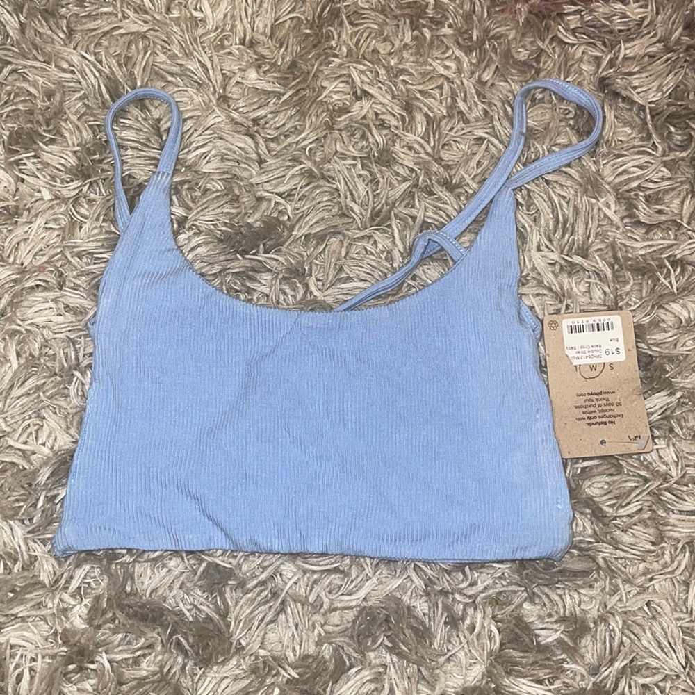 Cutout back cropped tank